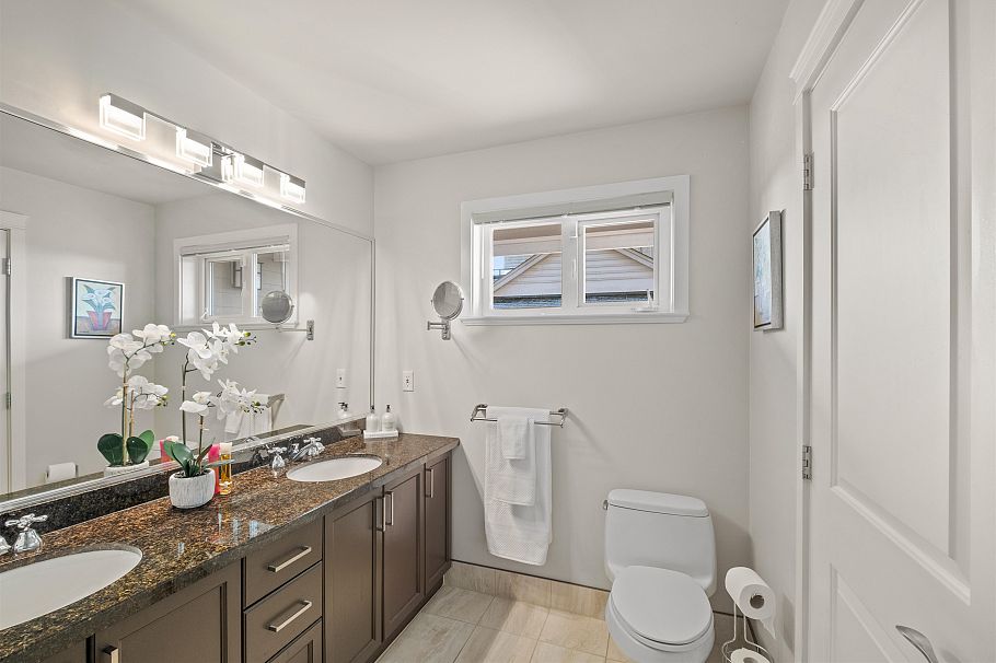 1127 St. Andrews Avenue North Vancouver, BC - 23