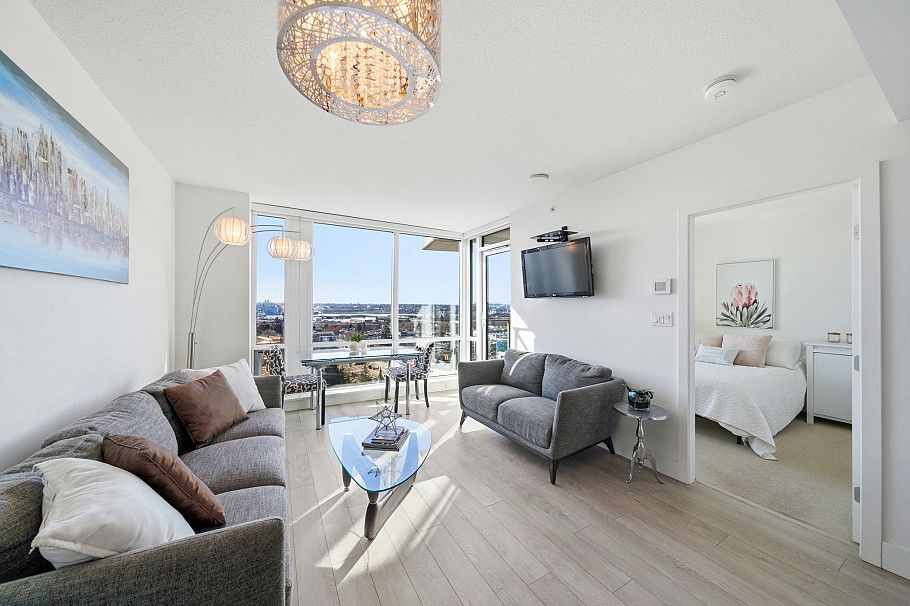 1606 1550 Fern Street North Vancouver, BC - 1