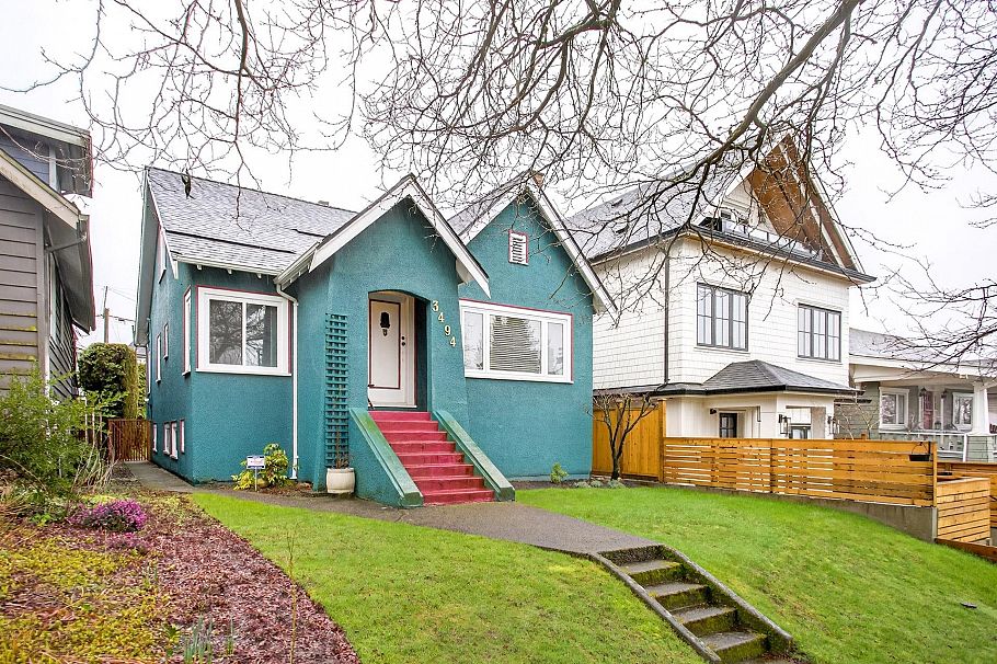 3494 Oxford Street Vancouver, BC - 3