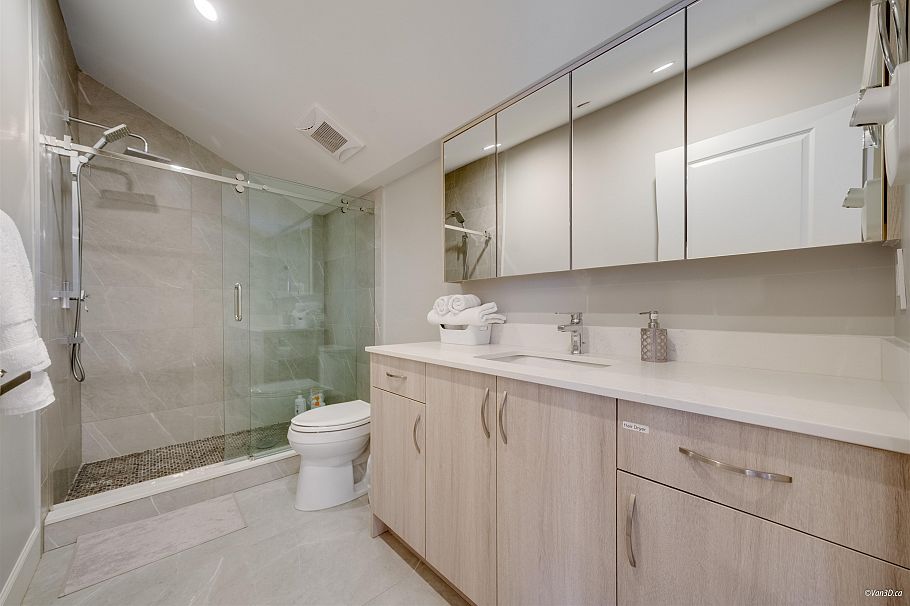 3657 W 29th Avenue Vancouver, BC - 26