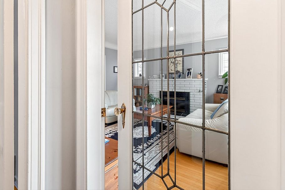 3494 Oxford Street Vancouver, BC - 10