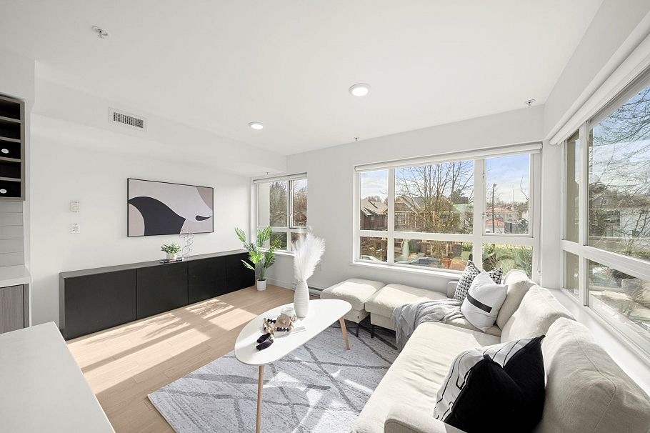 3 365 E 16th Avenue Vancouver, BC - 2