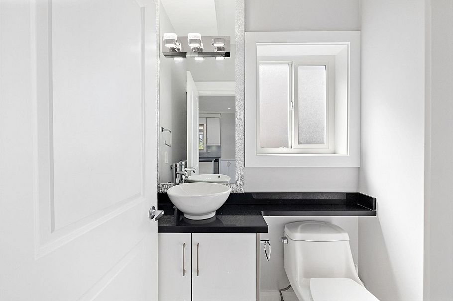 1 2430 E 41 Street Vancouver, BC - 13