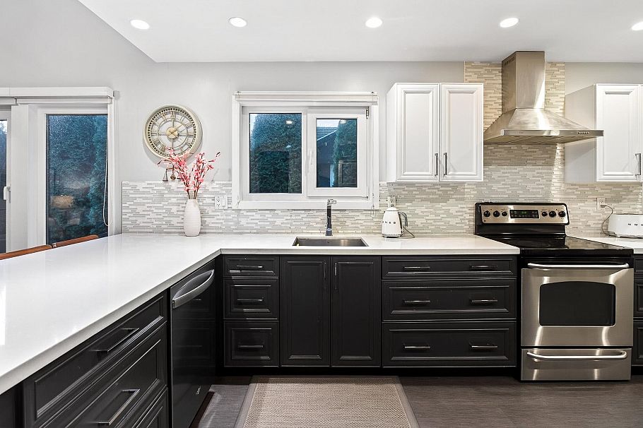 1614 Lynn Valley Road North Vancouver, BC - 10