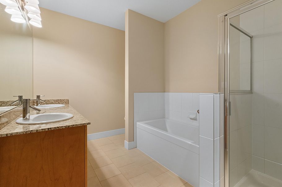 407 1111 E 27 Street North Vancouver, BC - 14