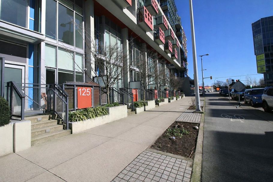 125 E 1st Avenue Vancouver, BC - 1