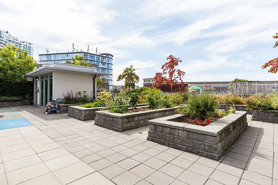 302 2321 Scotia Street Vancouver, BC - 29