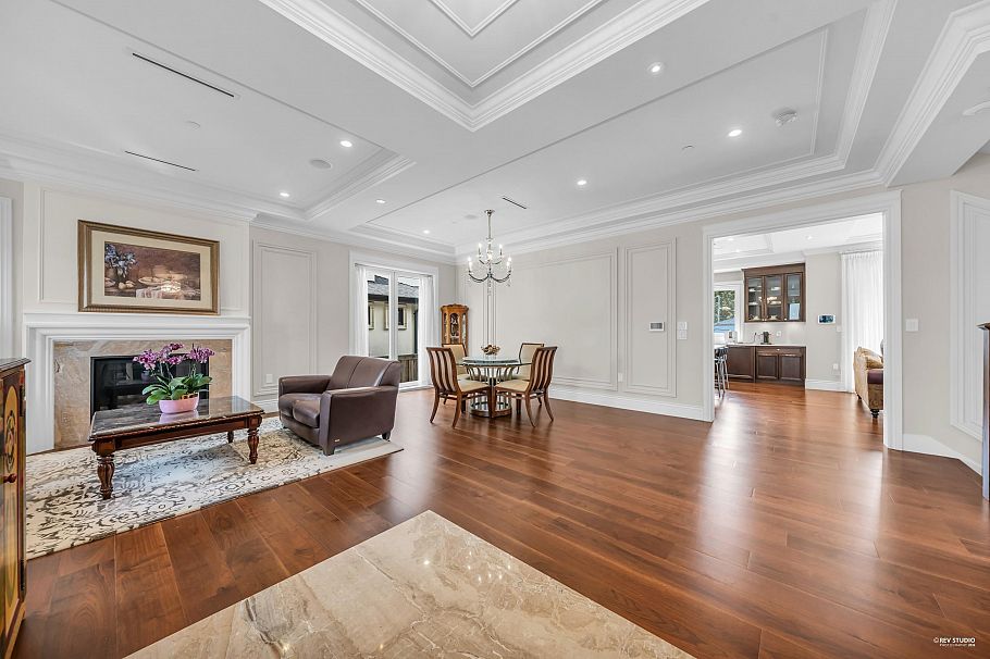 3562 W 34th Avenue Vancouver, BC - 3