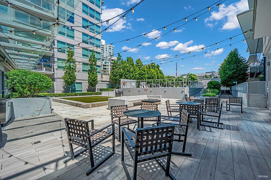 2301 125 E 14th Street North Vancouver, BC - 34