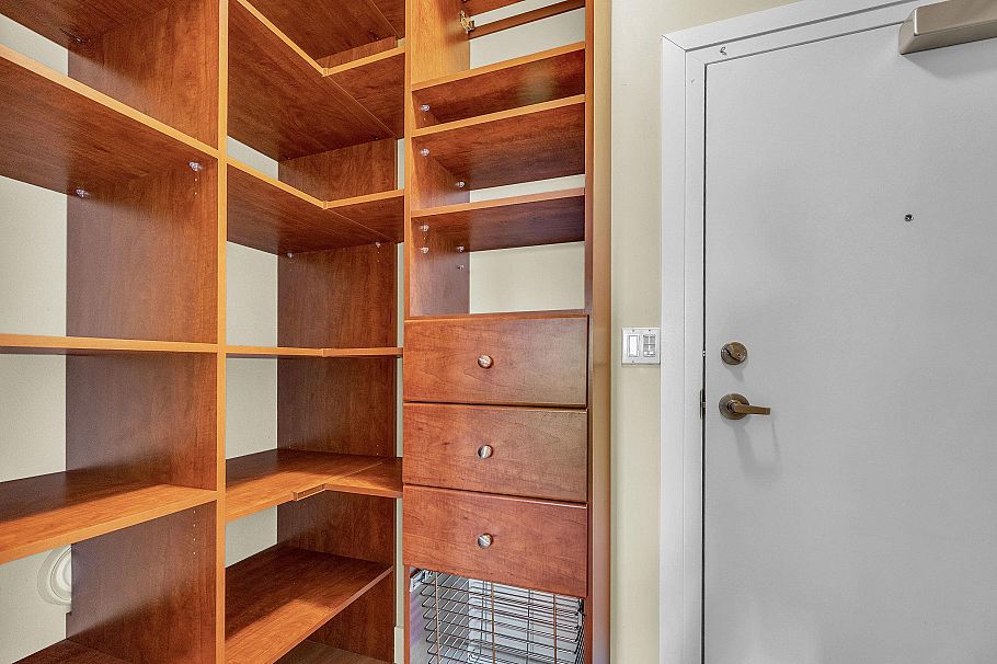 302 152 E 12th Street North Vancouver, BC - 23