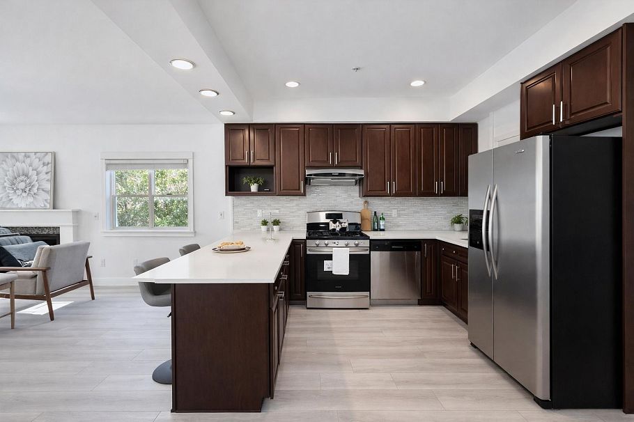 4172 Welwyn Street Vancouver, BC - 5