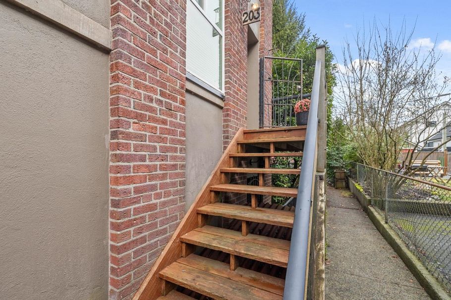 203 1943 E 1st Avenue Vancouver, BC - 4