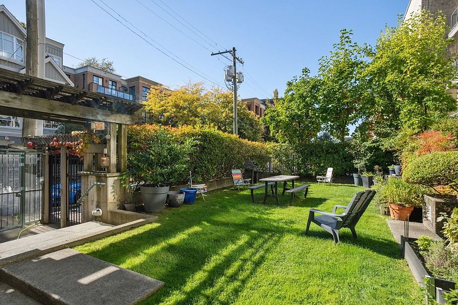 210 2028 W 11 Avenue Vancouver, BC - 12