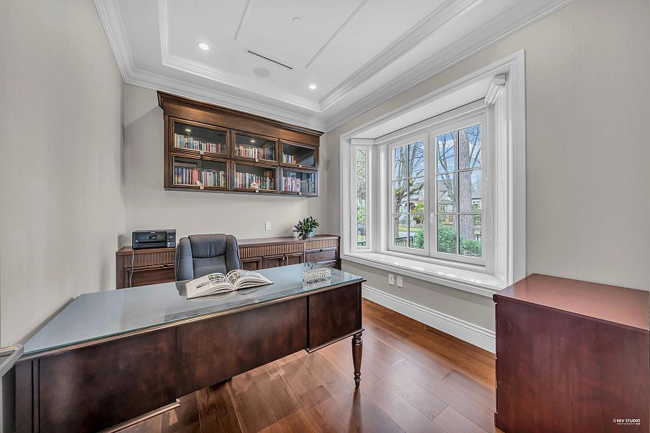 3562 W 34th Avenue Vancouver, BC - 9