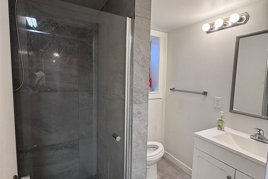 8356 Elliott Street Vancouver, BC - 6