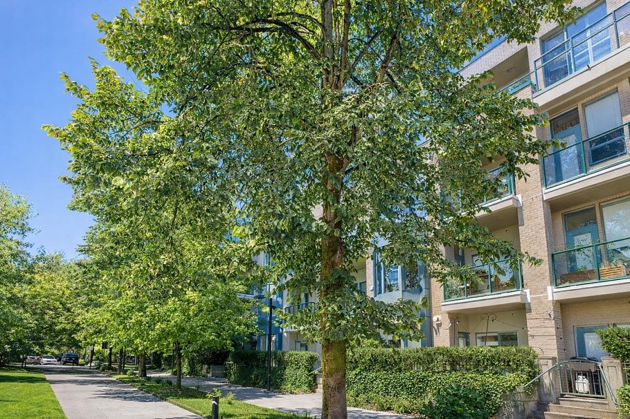 210 2028 W 11 Avenue Vancouver, BC - 16