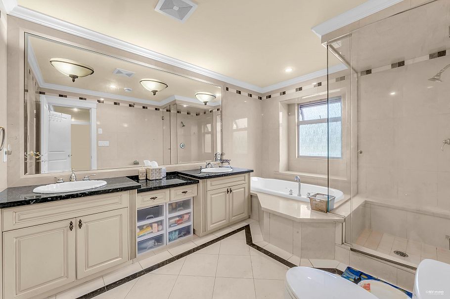 2139 W 22nd Avenue Vancouver, BC - 24