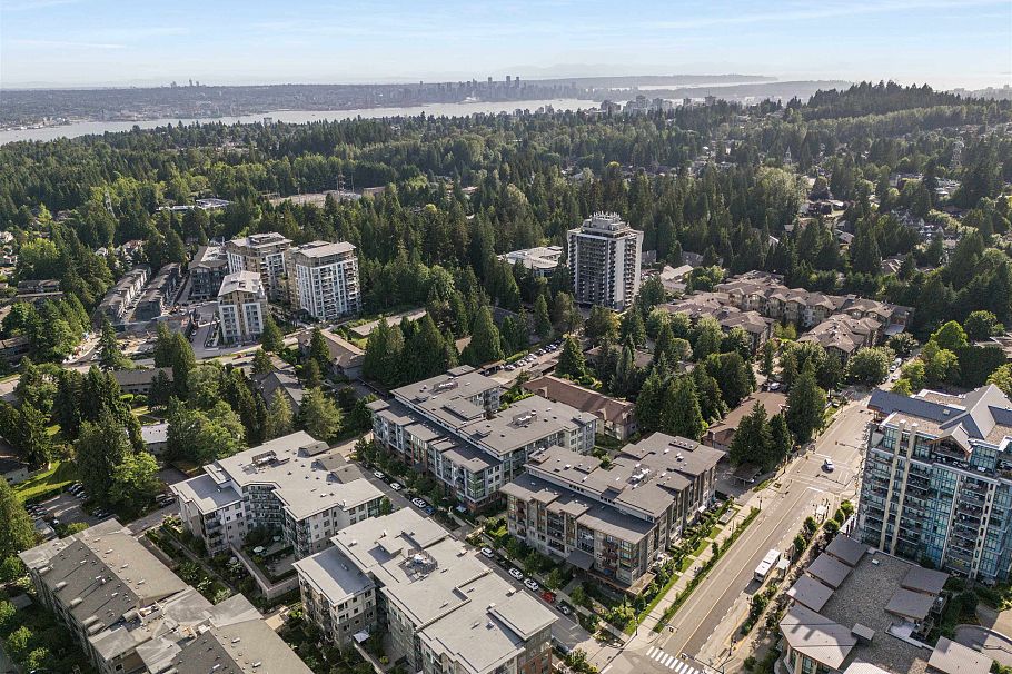 311 2651 Library Lane North Vancouver, BC - 35