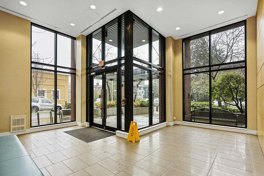 302 2321 Scotia Street Vancouver, BC - 4