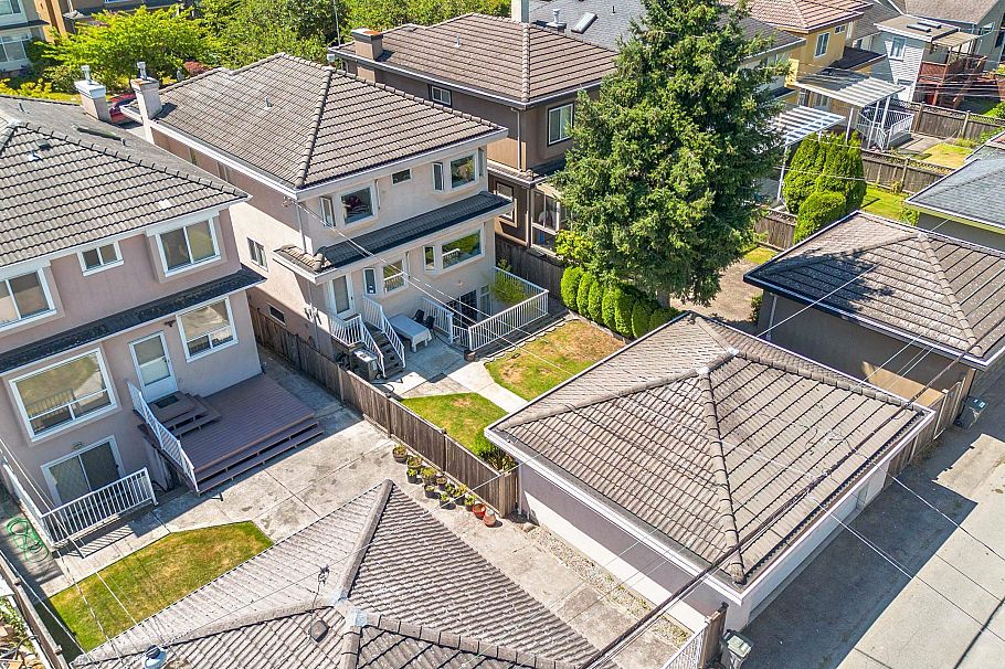 2755 W 20th Avenue Vancouver, BC - 40