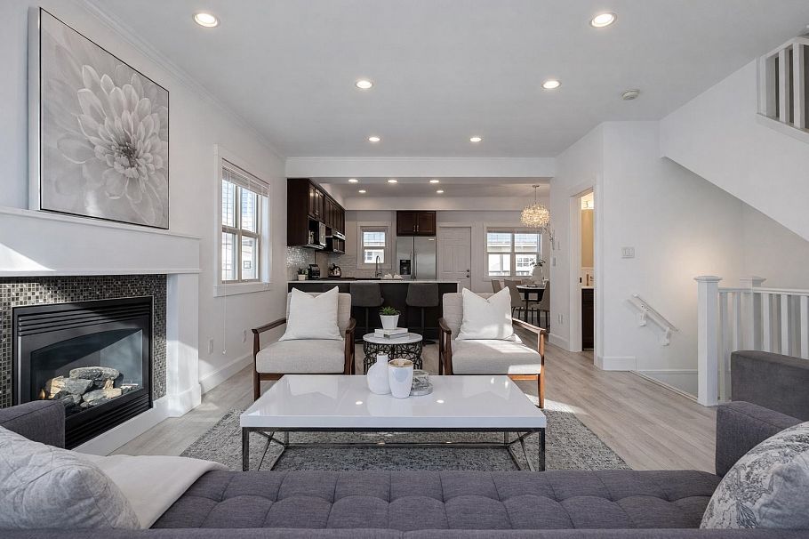 4172 Welwyn Street Vancouver, BC - 2