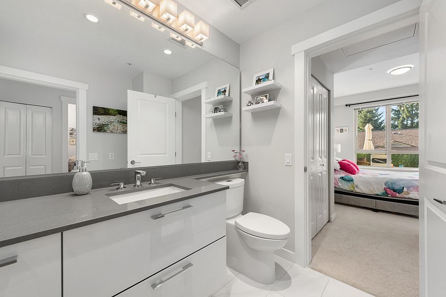 311 2651 Library Lane North Vancouver, BC - 18