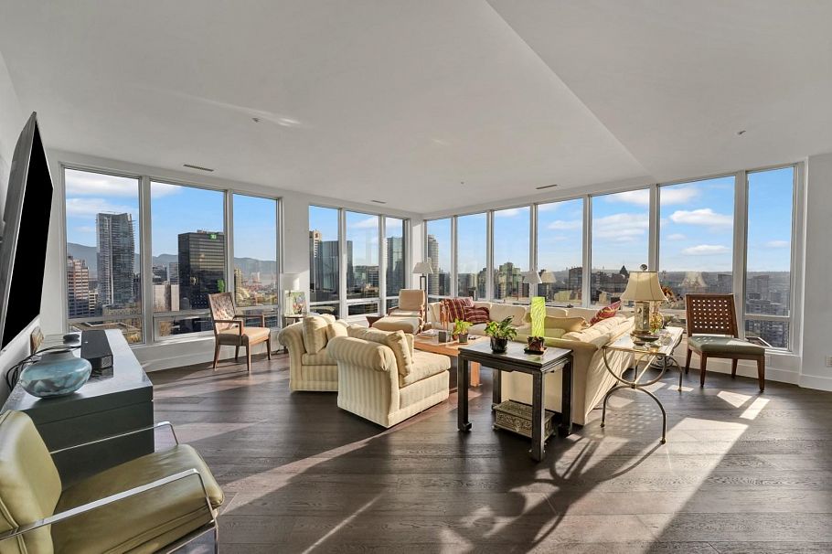 2106 989 Nelson Street Vancouver, BC - 11