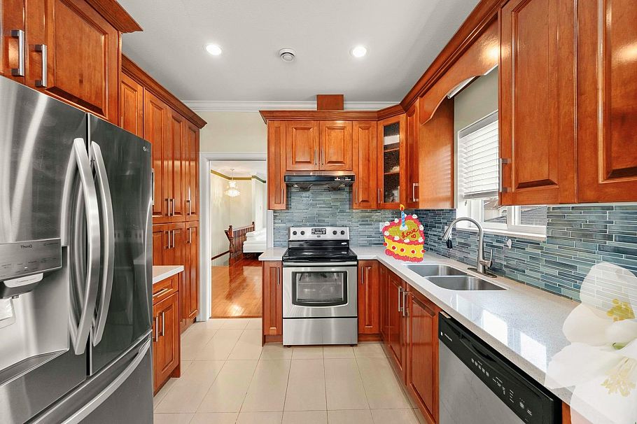 2643 E 8th Avenue Vancouver, BC - 8