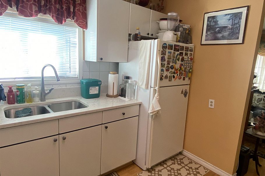 4712 Victoria Drive Vancouver, BC - 2