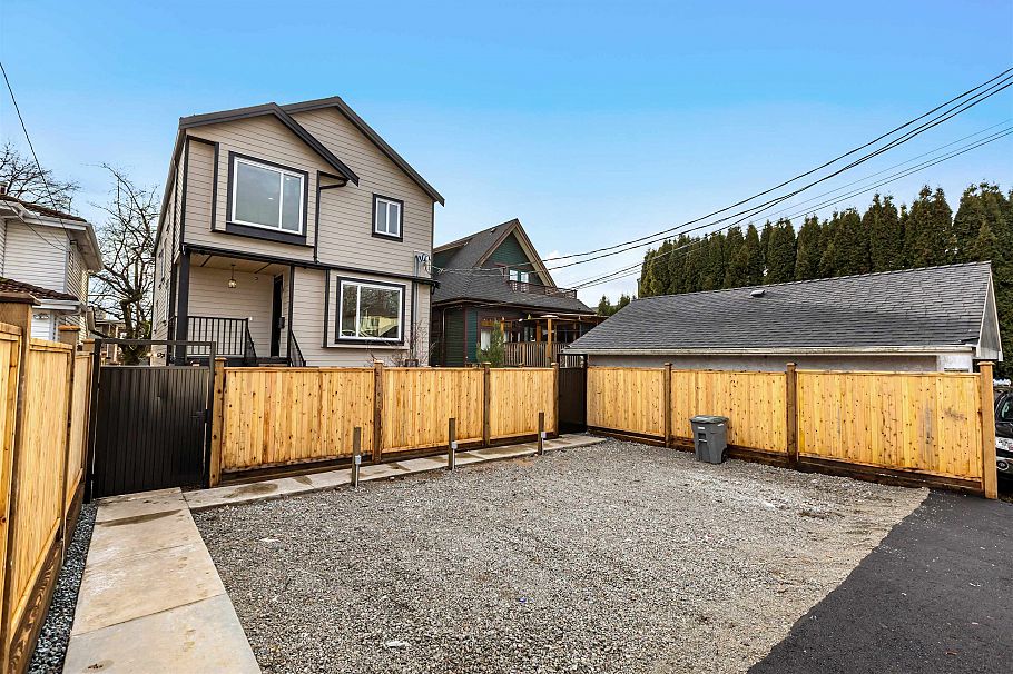 2 435 E 47th Avenue Vancouver, BC - 17