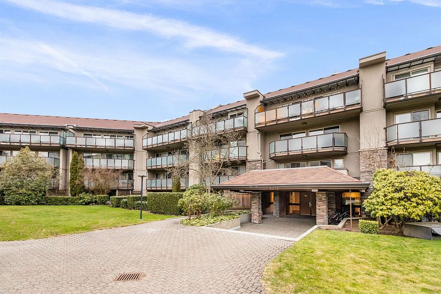 324 4373 Halifax Street Burnaby, BC - 1