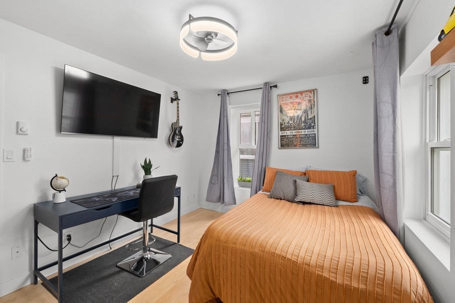 203 1943 E 1st Avenue Vancouver, BC - 16