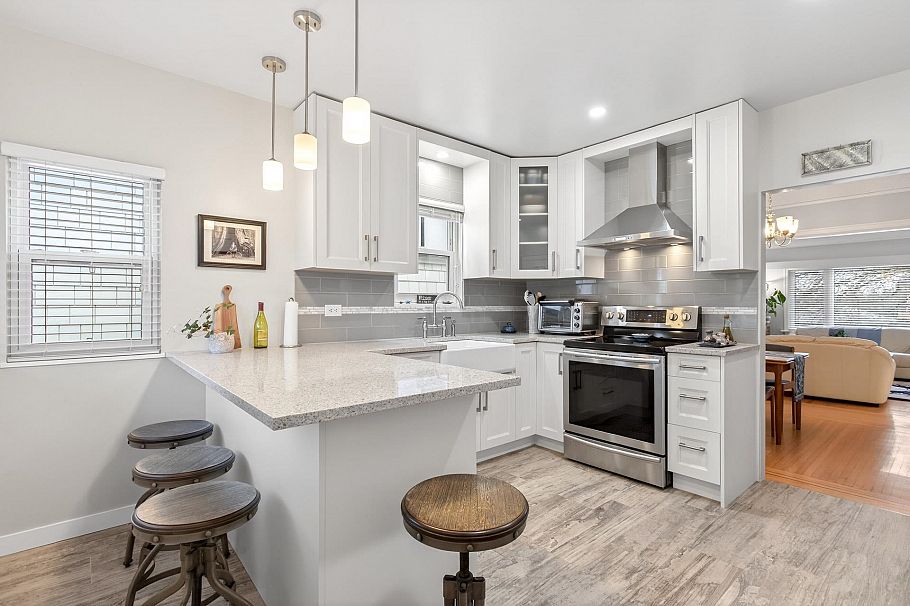 3494 Oxford Street Vancouver, BC - 15