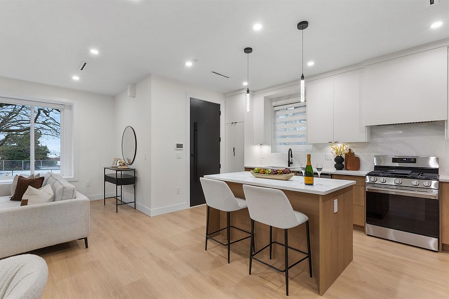 2 435 E 47th Avenue Vancouver, BC - 9