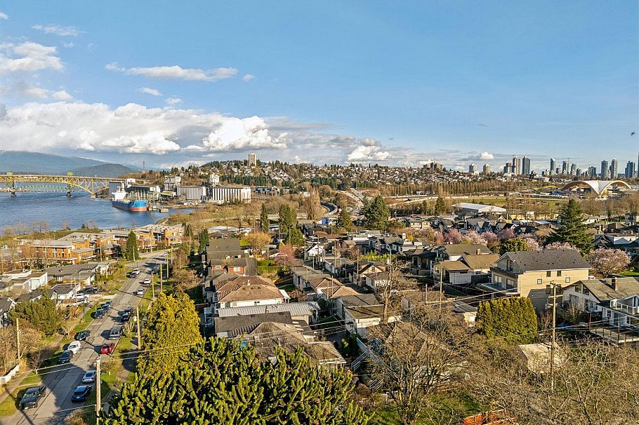 2798 Yale Street Vancouver, BC - 9