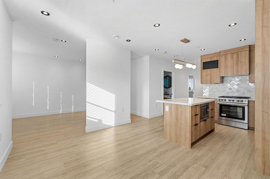 1155 Renfrew Street Vancouver, BC - 7