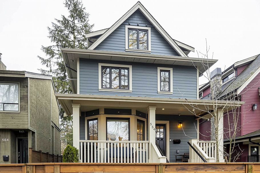 554 E 10th Avenue Vancouver, BC - 2