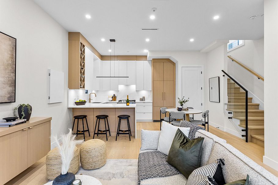 1 5306 Culloden Street Vancouver, BC - 4