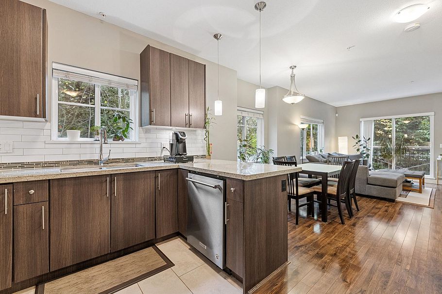 207 3888 Norfolk Street Burnaby, BC - 9