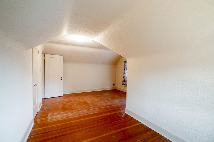 2715 W 31st Avenue Vancouver, BC - 16