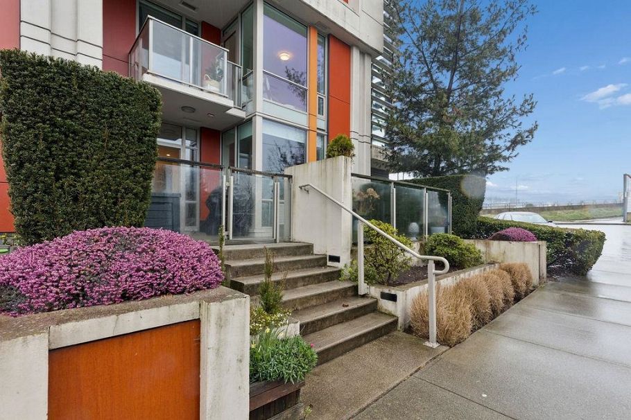 101 1550 Fern Street North Vancouver, BC - 31