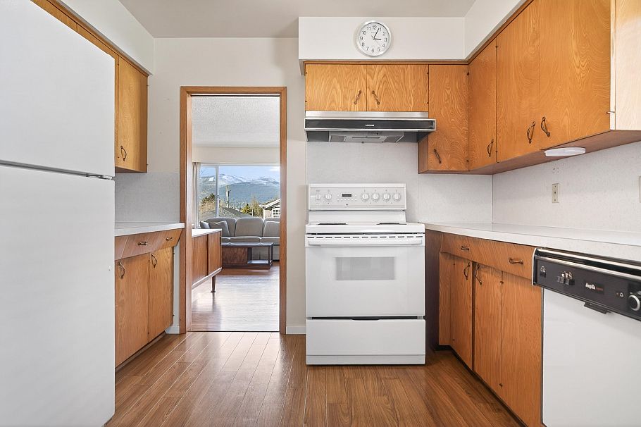 3180 E 3rd Avenue Vancouver, BC - 16