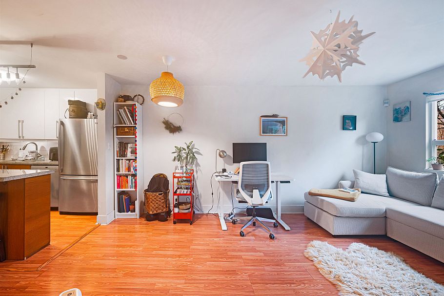 205 111 W 10th Avenue Vancouver, BC - 5