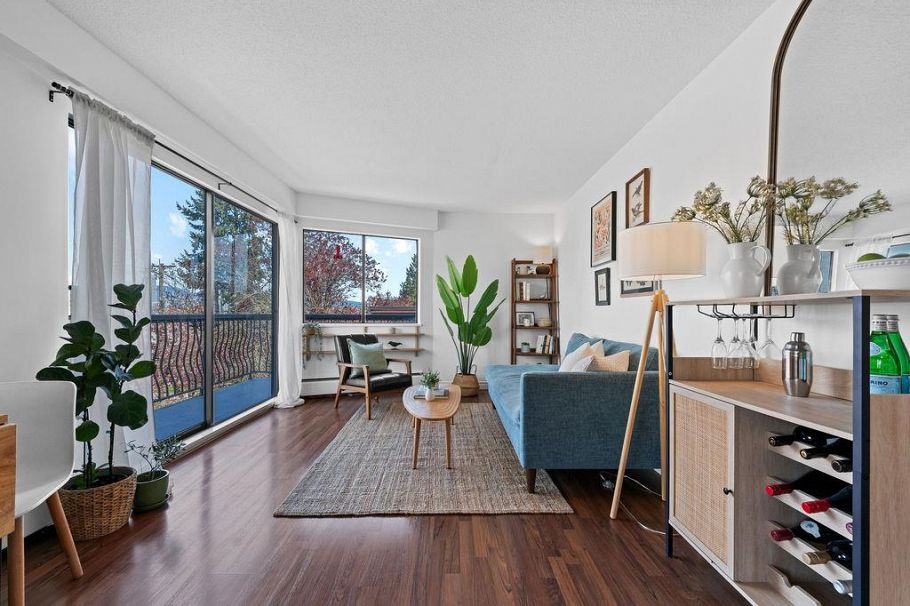 305 2330 Maple Street Vancouver, BC - 1