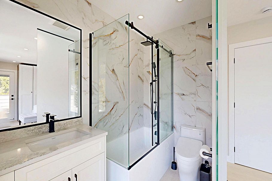 4545 Strathcona Road North Vancouver, BC - 24