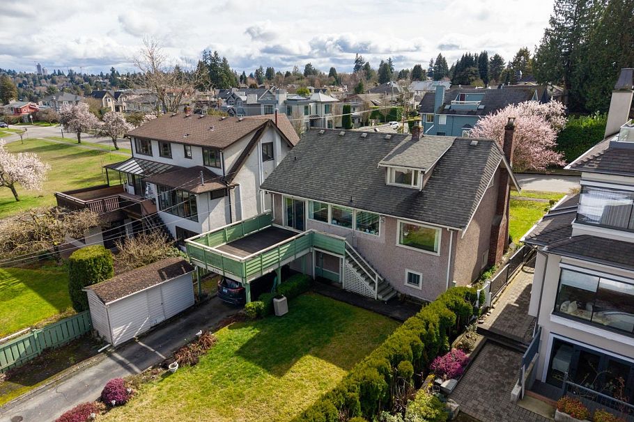 2715 W 31st Avenue Vancouver, BC - 29