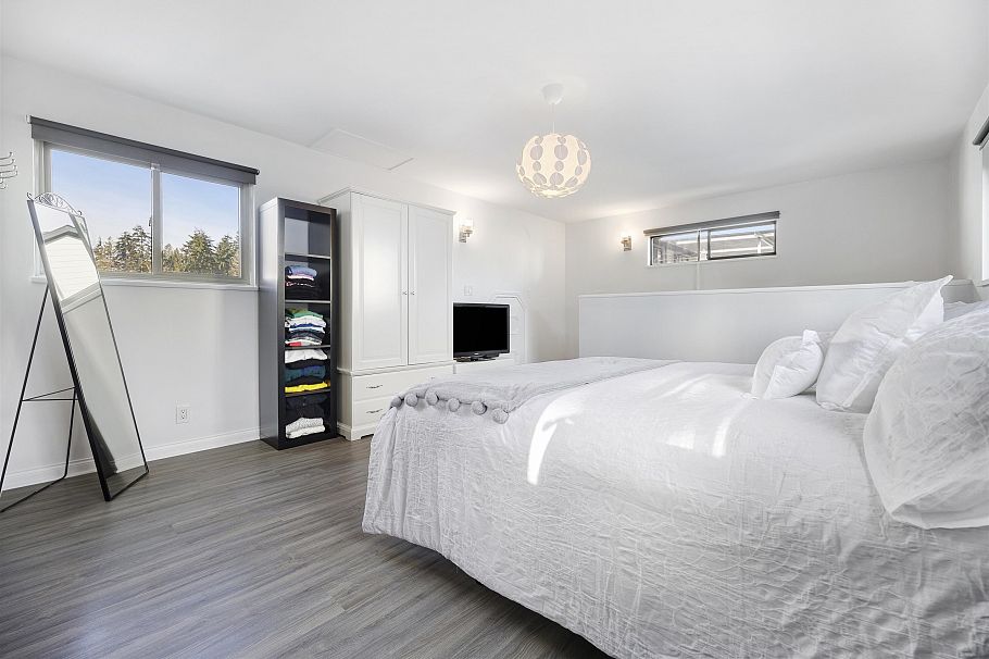 828 Nicolum Court North Vancouver, BC - 15