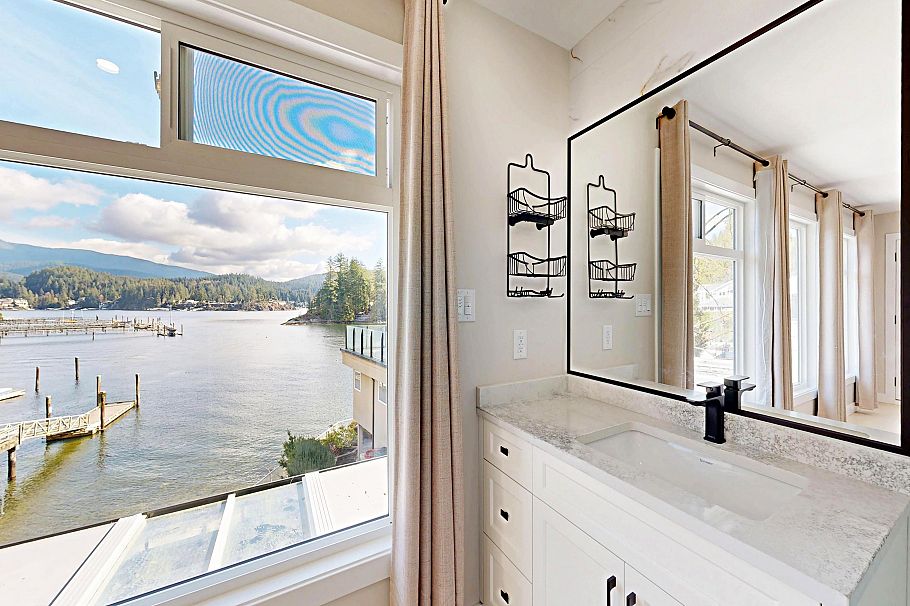 4545 Strathcona Road North Vancouver, BC - 20