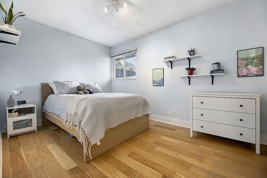 828 Nicolum Court North Vancouver, BC - 22