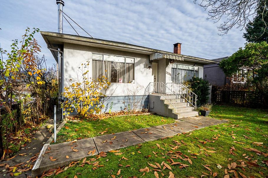3205 E 3rd Avenue Vancouver, BC - 1